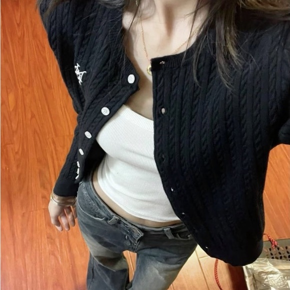 Meet your Posher, Gabrielle - Picture 2 of 2